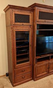 lot 5 image: Ethan Allen Entertainment Cabinet