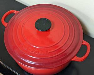 lot 40 image: Le Creuset Enamel Dutch Oven