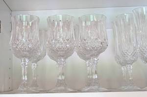 lot 48 image: Large Variety of Glassware