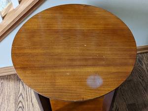 lot 126 image: Round Pottery Barn Accent Table