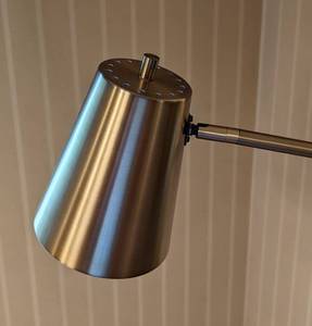lot 127 image: Gold Tone Floor Lamp