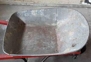 lot 133 image: Metal Wheelbarrow