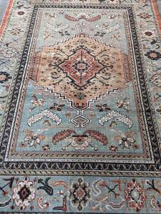 lot 149 image: Gorgeous Area Rug