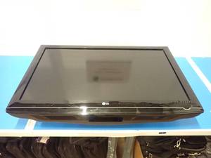 lot 11 image: LG&nbsp42LG50DC LCD TV  42 Screen with 1920 x 1080 resolution  includes power cable