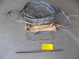 Tools Vintage barb wire & wooden creat fleet
