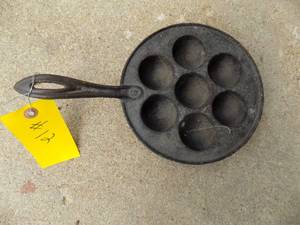 Cast iron pan 9 Round