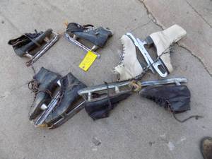 Ice skates 4- pairs