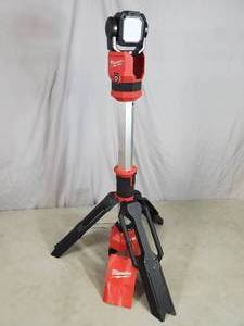 Milwaukee M12 12-Volt Lithium-Ion Cordless 1400 Lumen ROCKET LED Stand Work Light