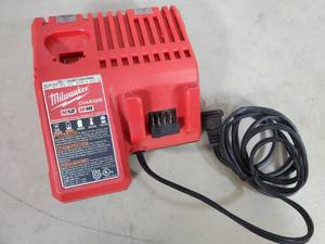 Milwaukee M12 and M18 12-Volt18-Volt Lithium-Ion Multi-Voltage Battery Charger