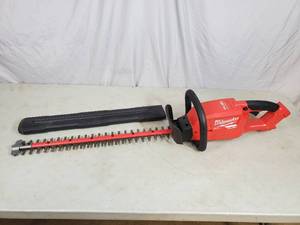 Milwaukee M18 FUEL 24 in. 18V Lithium-Ion Brushless Cordless Hedge Trimmer