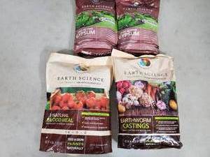 4 New Bags of Flower and Garden Food  Fertilizer