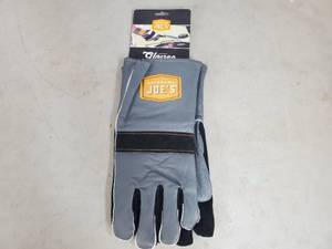 New Pair of Oklahoma Joes Leather Grilling Gloves
