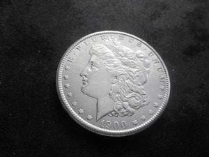 lot 32 image: 1900 Morgan Silver Dollar