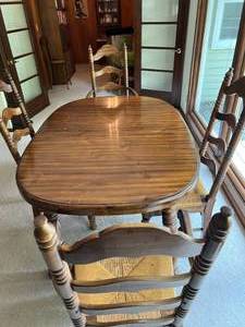 lot 2 image: Dining Room Table with 4 Chairs