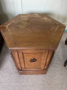 lot 35 image: Octagon End Table