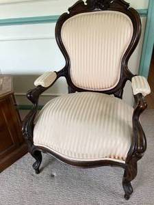 lot 41 image: Victorian Vintage Ornate Side Chair