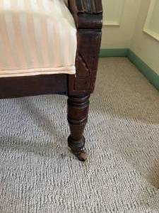 lot 42 image: Vintage Couch