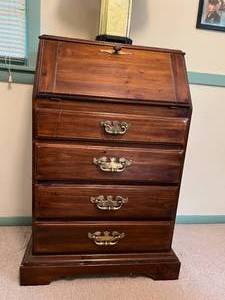 lot 56 image: Secretaries Desk  Dresser & Gold Lamp