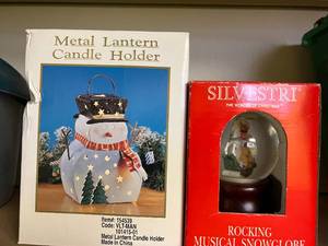lot 62 image: Christmas Decorations, Gift Wrapping & Plastic Containers