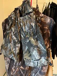 lot 68 image: Hunting Clothes - Lot 5