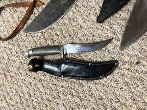 lot 107 image: Lot of 4 Knives