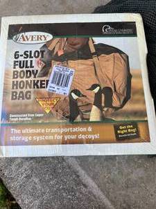lot 191 image: NEW - 6 Slot Full Body Honkey Bag