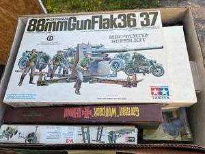 lot 221 image: Box of Models Artillery, WWI tank & More