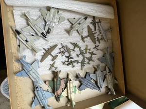lot 237 image: 19 Model Planes and Tanks