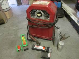 (A-2) Lincoln Arc Welder with 3 Con...