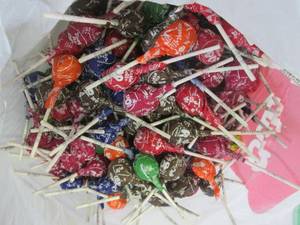 (B-2) 180 Assorted Tootsie Roll Pop...