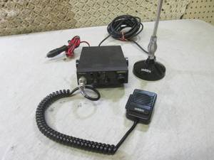 (G-1) Uniden Pro 510XL CB Radio wit...