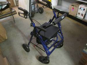 (FRNT) Drive Rolling Walker with Se...