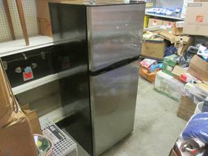 (A-4) Apartment Size Refrigerator F...