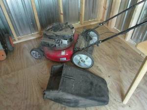 (SHED) Huskee 21 Lawn Mower with B...