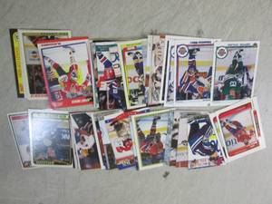 (FS) 50 Assorted Hockey Sports Card...