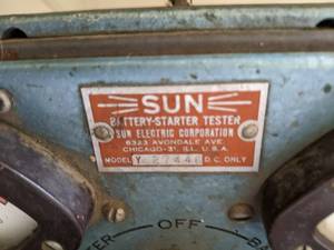 lot 81 image: Vintage SUN battery-starter tester...