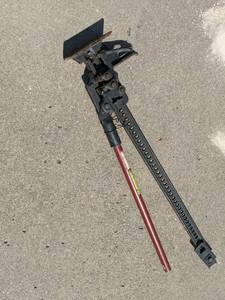 lot 85 image: Vintage heavy duty 10Ton jack...
