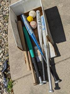 lot 89 image: 4 aluminum and 2 wood baseball bats...