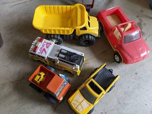 lot 102 image: Vintage toy trucks...
