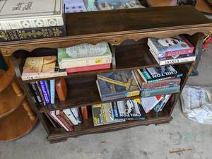 lot 138 image: 4310.540 bookcase plus conte...