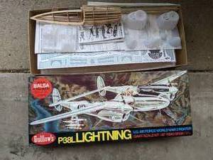 lot 139 image: P-38L Lightning model with 40 wing...