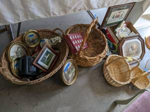 lot 152 image: 2 Large Wicker Baskets and 2 Smalle...