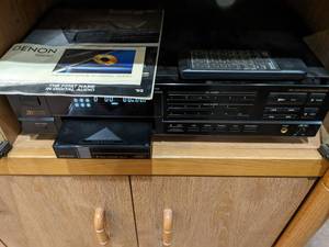 lot 2 image: Denon 6disc changer with remote in ...