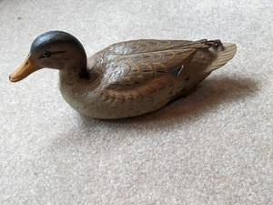 lot 17 image: Medium duck...