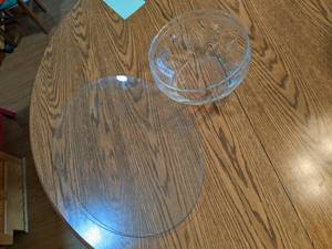 lot 24 image: Princess House Large Serving Dishes...