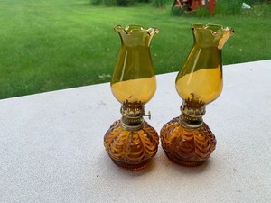 2 Gold min lamps