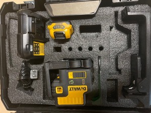 DEWALT 12V MAX Line Laser, 5 Spot  Cross Line, Green (DW0825LG)