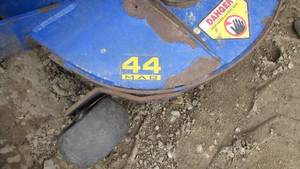 Dixon 44 Commercial Zero Turn Mower with 20 HP Honda Engine