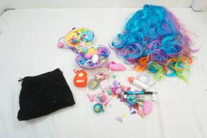 childs dress up wig and Polly pockets