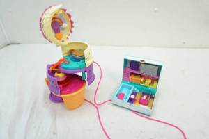 Polly Pockets